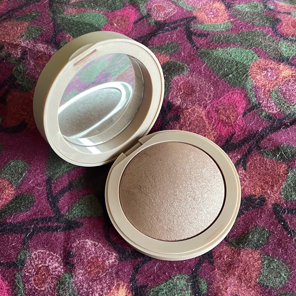 Em Cosmetics Rococo Blush - Picture 2 of 3